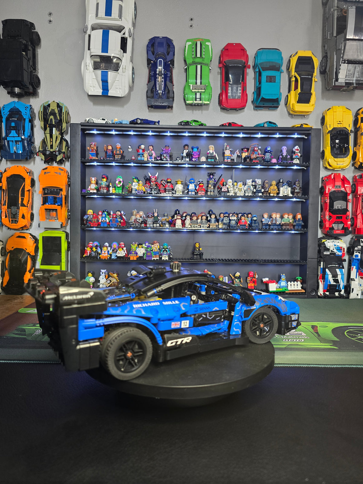 Side profile of the blue McLaren Senna model