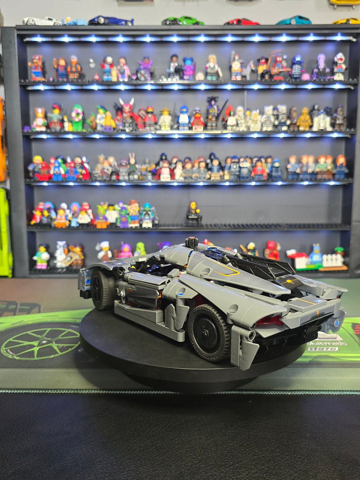 Side view showing the Jesko bodywork and orange details