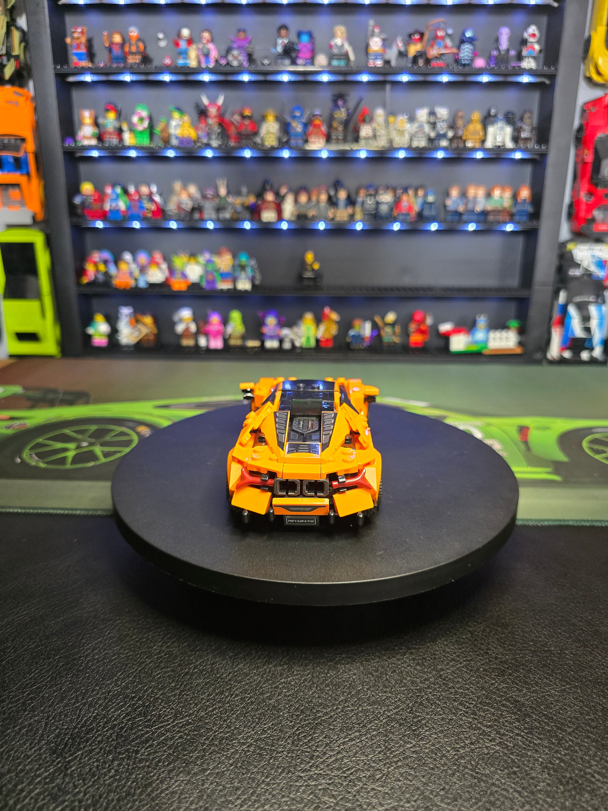 Front view of the orange LEGO Revuelto