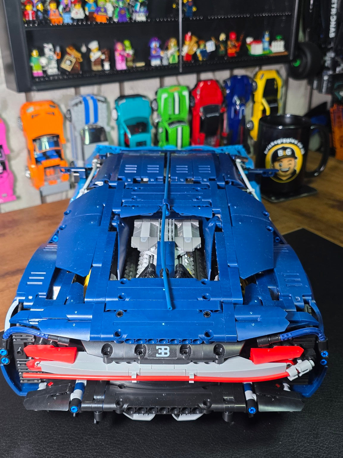 BrickVivid Bugatti Chiron 1:8 finished build rear view with engine exposed