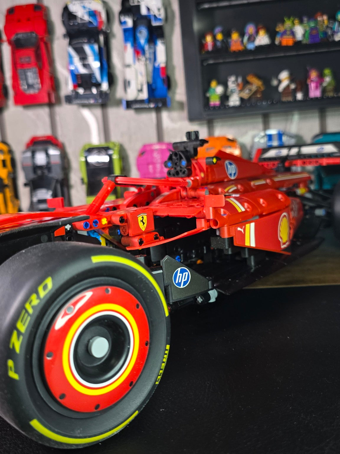 BrickVivid Ferrari F1 1:8 finished build side and rear wheel detail