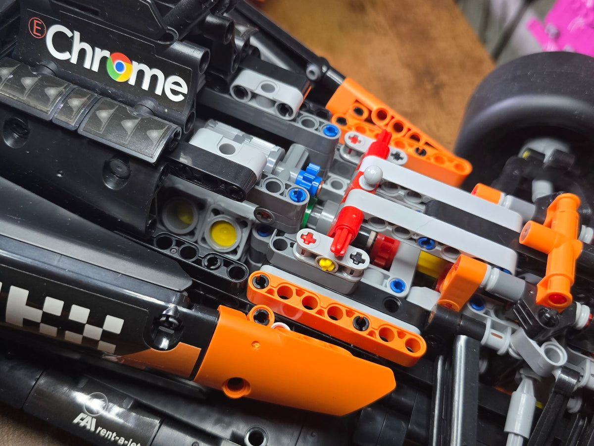 BrickVivid MCL39 F1 1:8 scale internal mechanism detail photographed by Bricks & Giggles