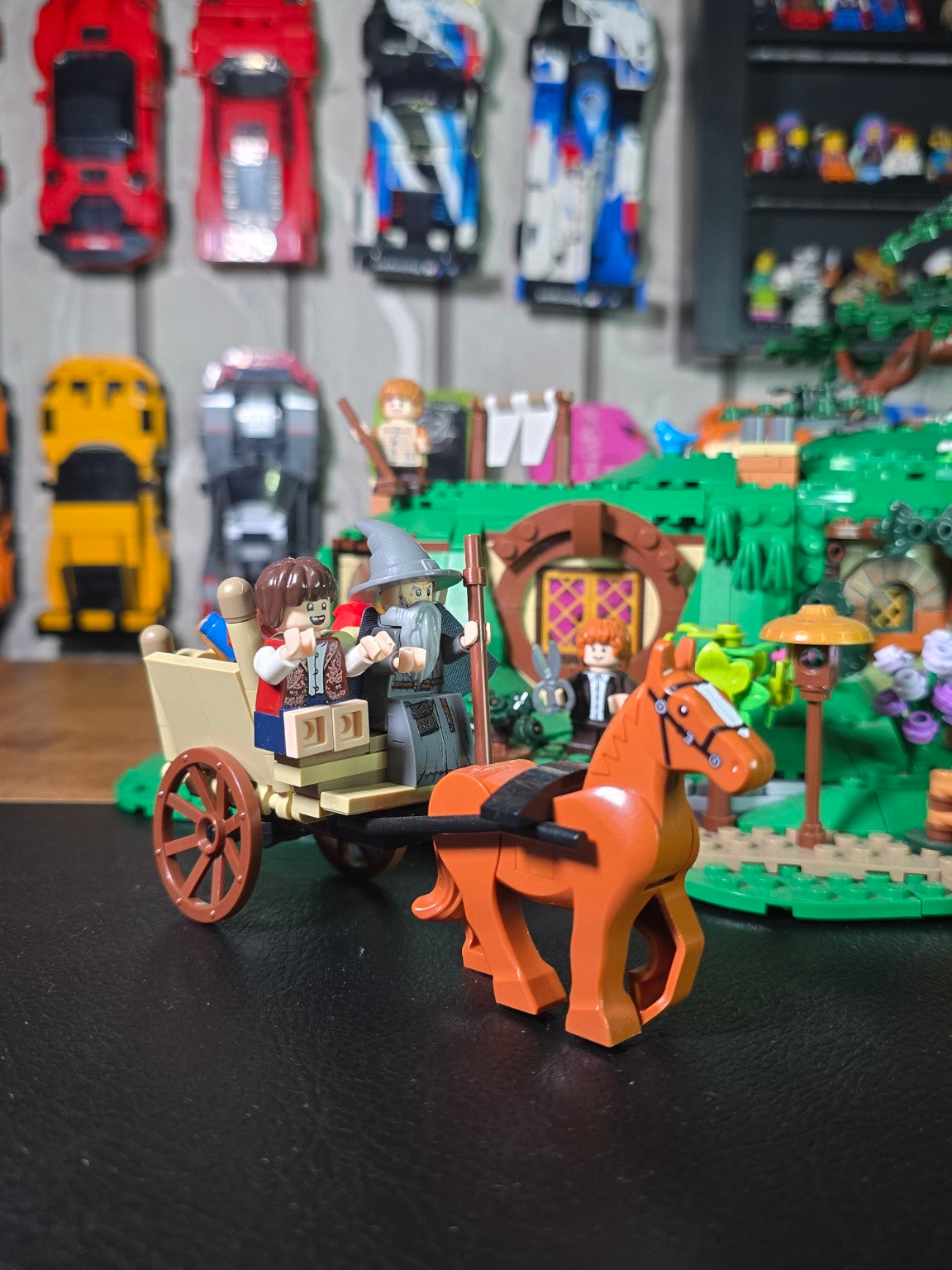 BrickVivid The Shire horse, cart and figures detail